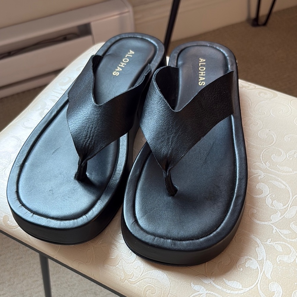 ALOHAS overcast flip flop black leather 38